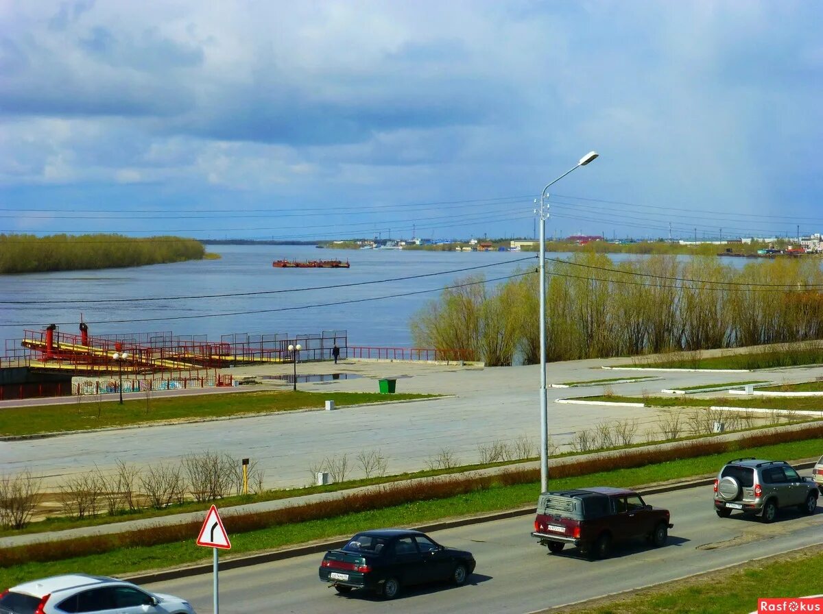Юганская обь река. Юганская протока. Нефтеюганск мост через обь. Юганская протока. Река обь в нефтеюганске.