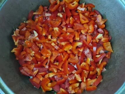 Болгарский перец с мясом в казане