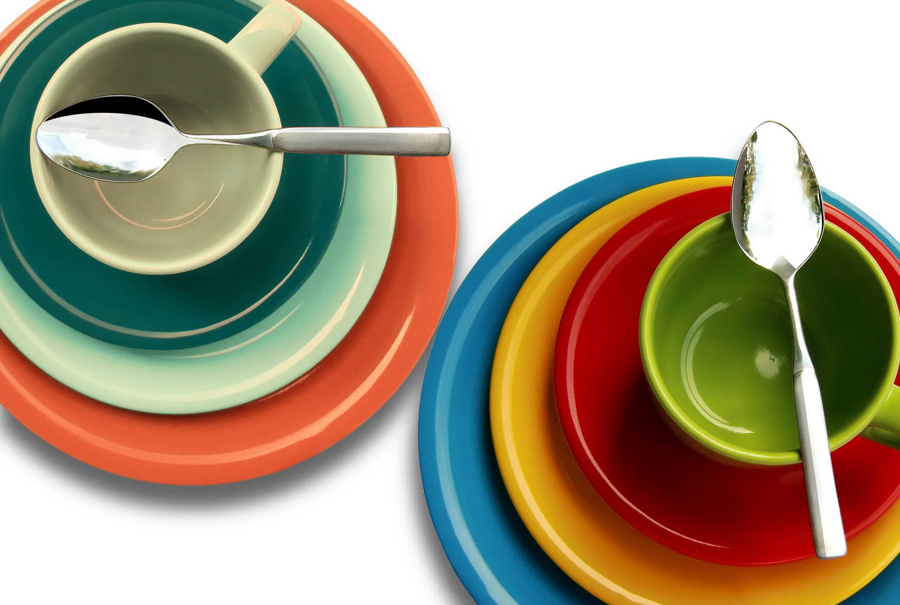 Звон посуда. Цветная посуда. Цветные тарелки. Посуда тарелки. Чашка и тарелка.