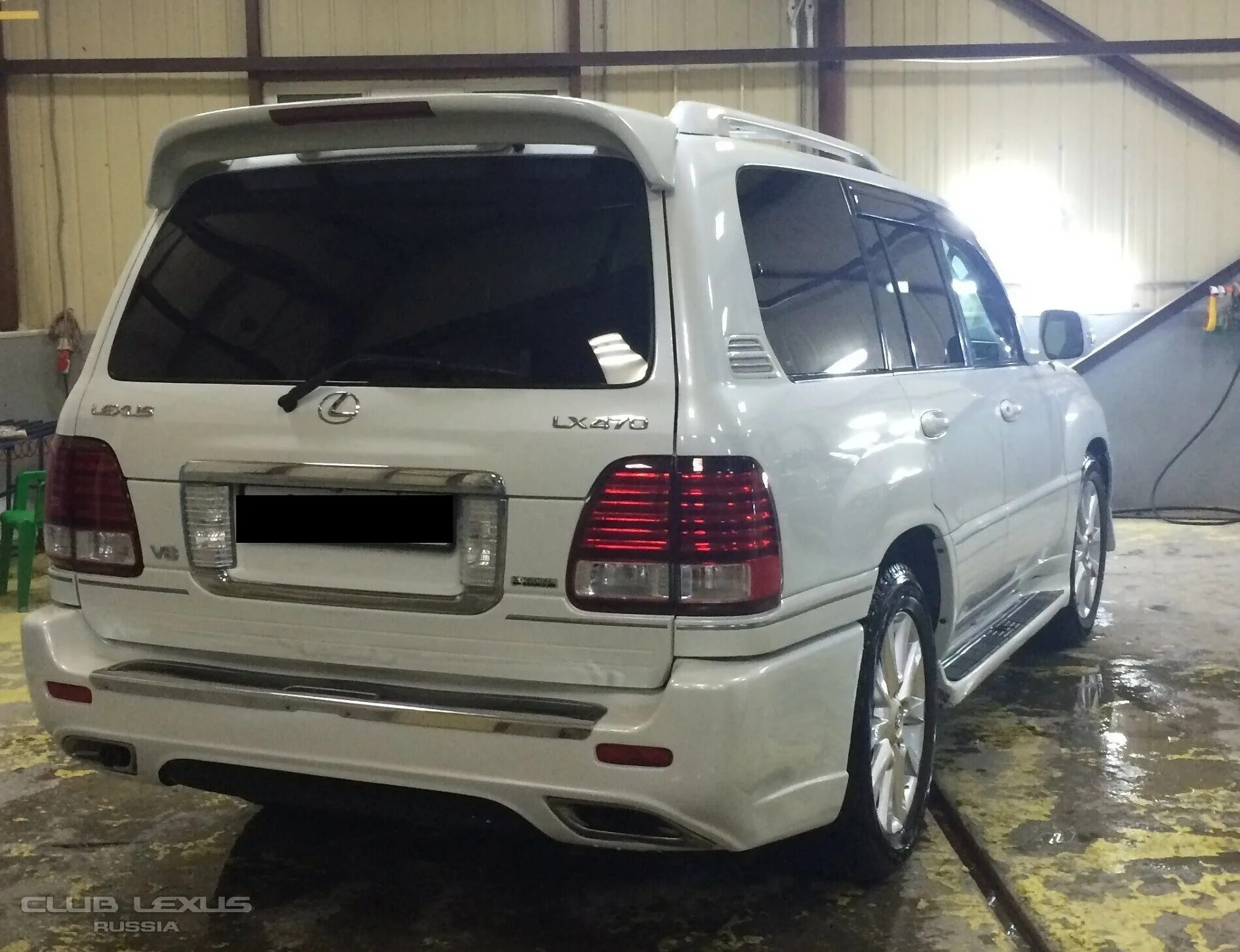 Бампер задний ленд крузер 100. Toyota land cruiser 100 белый в обвесе. бампер elford lexus lx470. lexus lx470 задний бампер. задний бампер elford для lexus lx470.