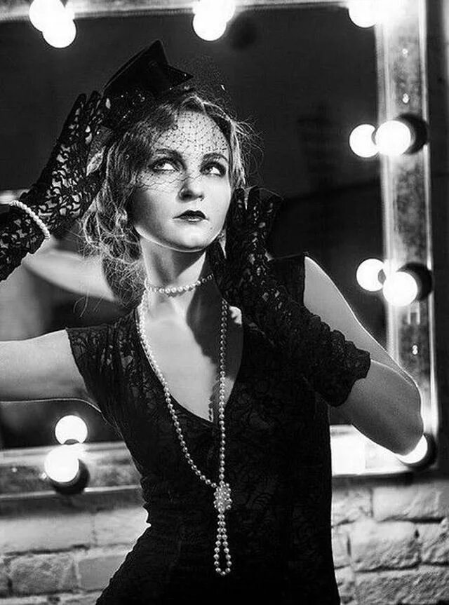 Мода 1930-х годов в англии. Мода 30 20 века. Мода 30-х годов 20 века женщины. Мода 1930е женщины. 30е америка мода.