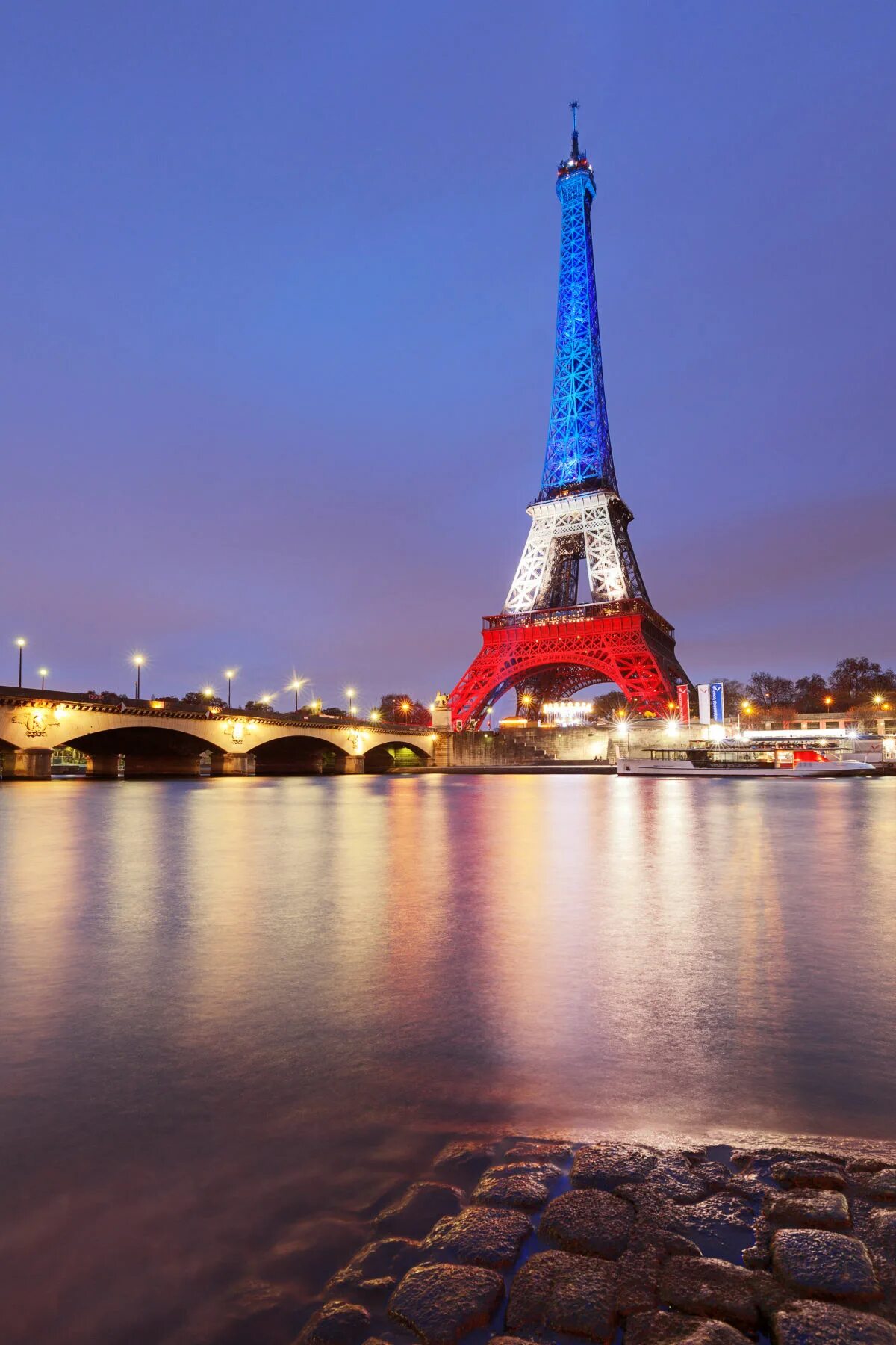 Версаль балкон франция. Франция. Центр города париж. Эльфивая башня в париже. Париж иль де франс франция.