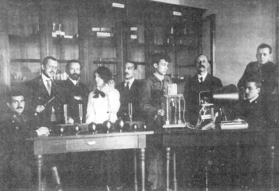 "буквы и слова". какие буквы мне надо писать. 3 а класс картинки. кутафина). буквенные ребусы.