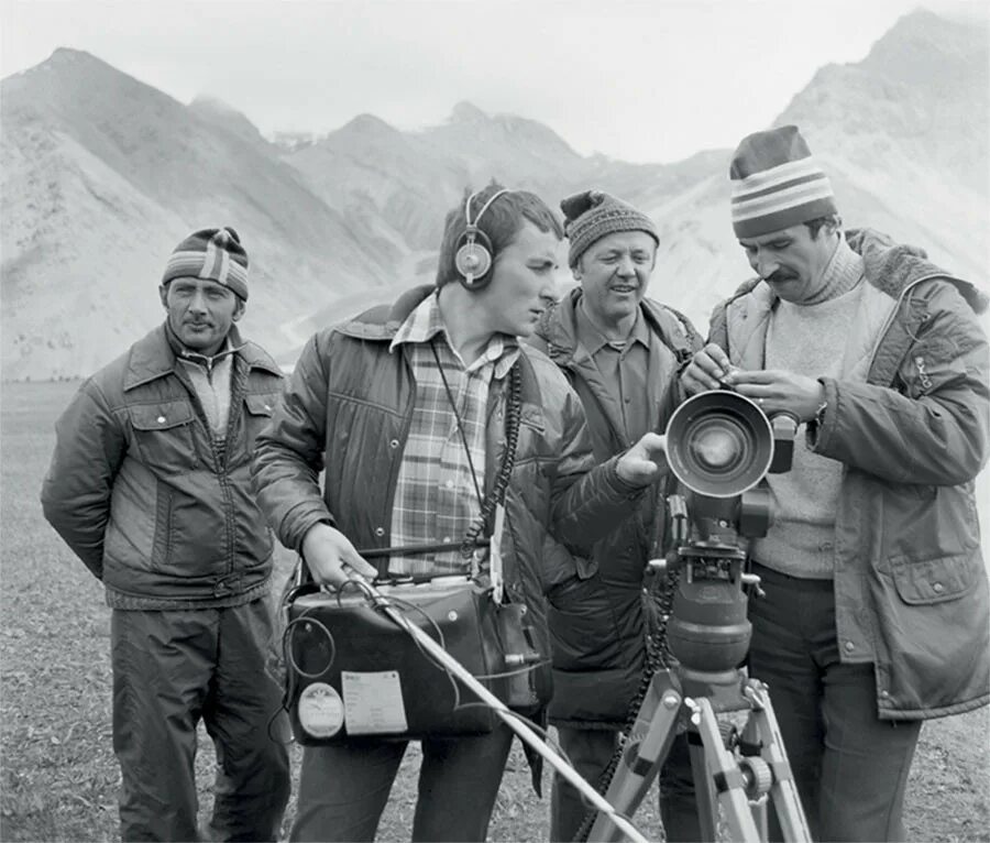 Сенкевич юрий александрович. Супер клуб путешественников. Сенкевич клуб путешественников. Путешественник с палкой. Юрий сенкевич.