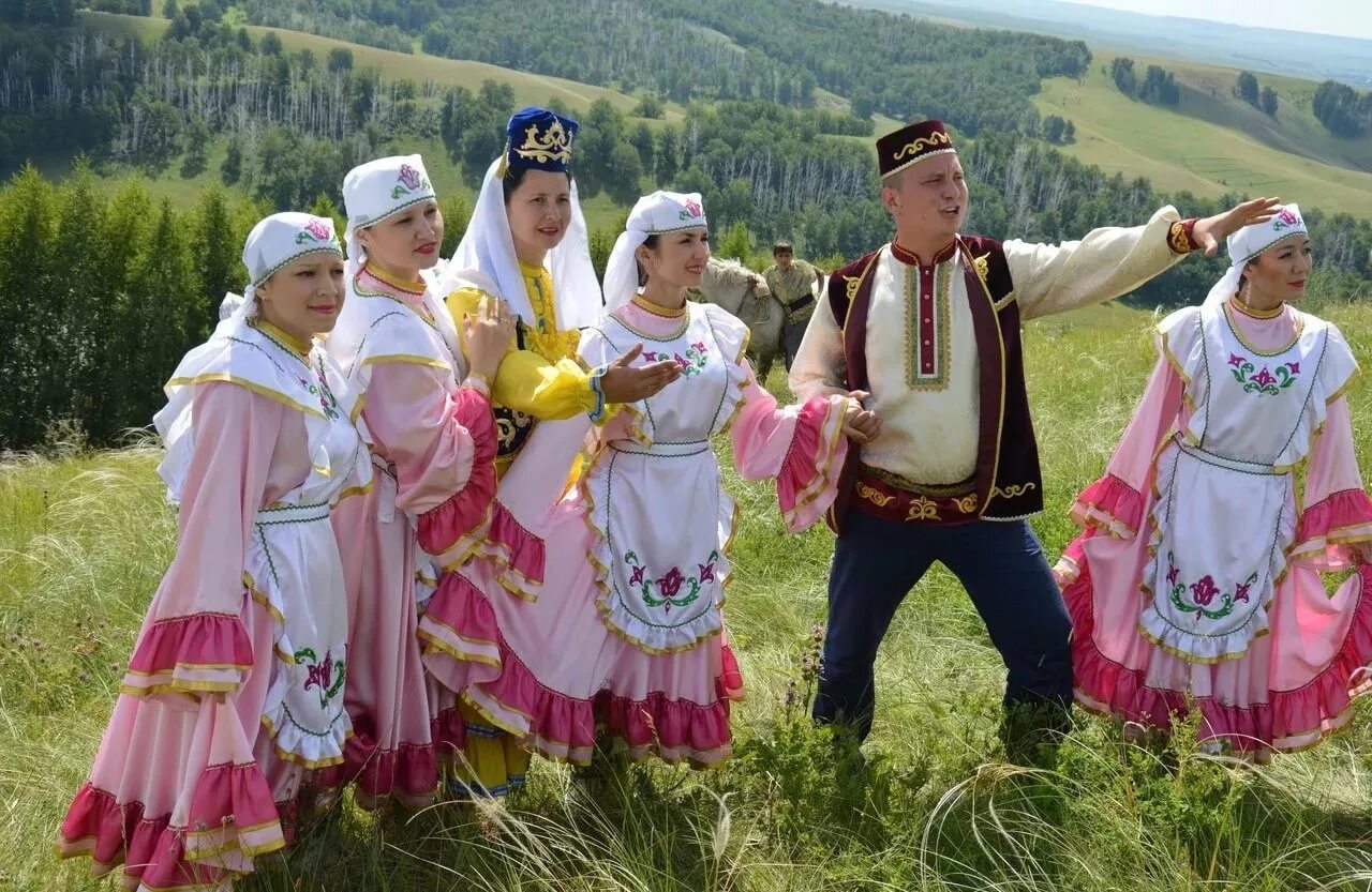 Владленов татарских. Татарский народ. Татарский фольклор. Татарская Национальная культура. Татарские обычаи.