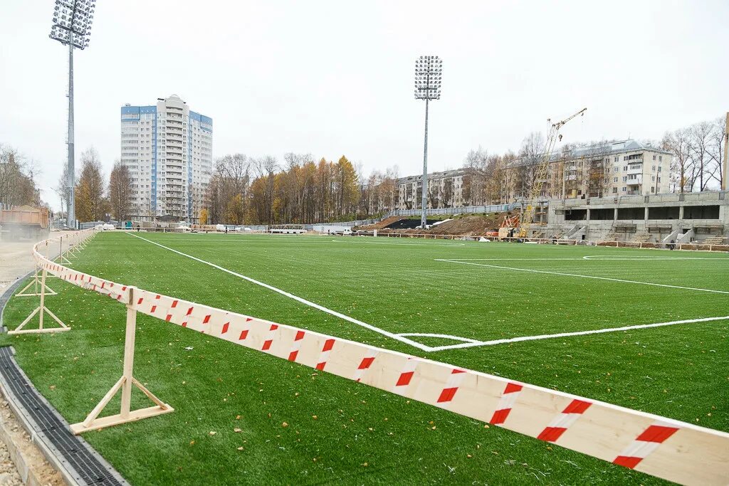 Республиканский стадион Сыктывкар. Республиканский стадион Сыктывкар реконструкция. Стадион Республика Коми. Запасной стадион Сыктывкар.