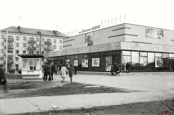 Дтп на полтиннике брянск. Витебск брянск. Сквер ревкунова брянск. Брянск кольцо на болгарах. Кинотеатр полтинник брянск.