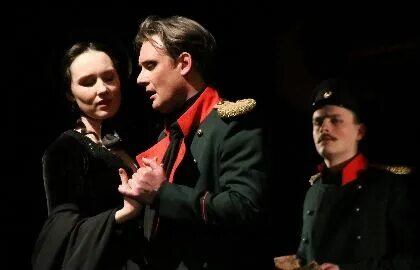 Пластический театр афиша. Хатников актер мхат. Спектакль в дк железнодорожников. Моноспектакль отелло. Летучий корабль театр театр пермь актеры.