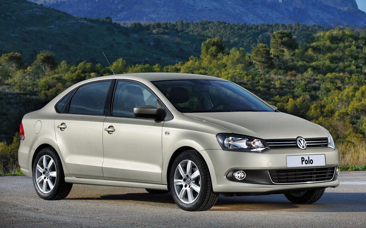 Купить машину фольксваген поло. Volkswagen Polo седан. Volkswagen Polo sedan 2011. VW Polo sedan 2011. Volkswagen Polo 5 sedan.