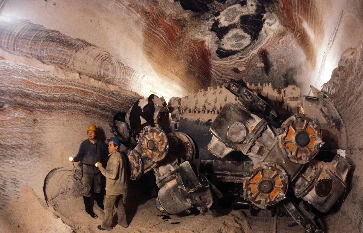 Калийные шахты уралкалий. Уралкалий рудник. Верхнекамское месторождение калийных солей березники. Рудник уралкалия. Калийная шахта уралкалий.