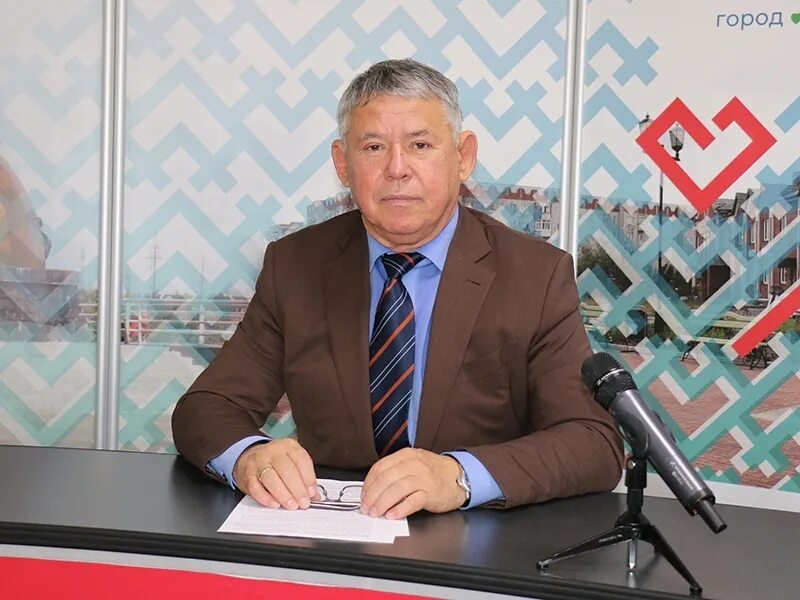 Дейнека мегион. Дайнеко олег александрович мегион. Олег дейнека мегион. Мэр мегиона. Олег дейнеко мегион.