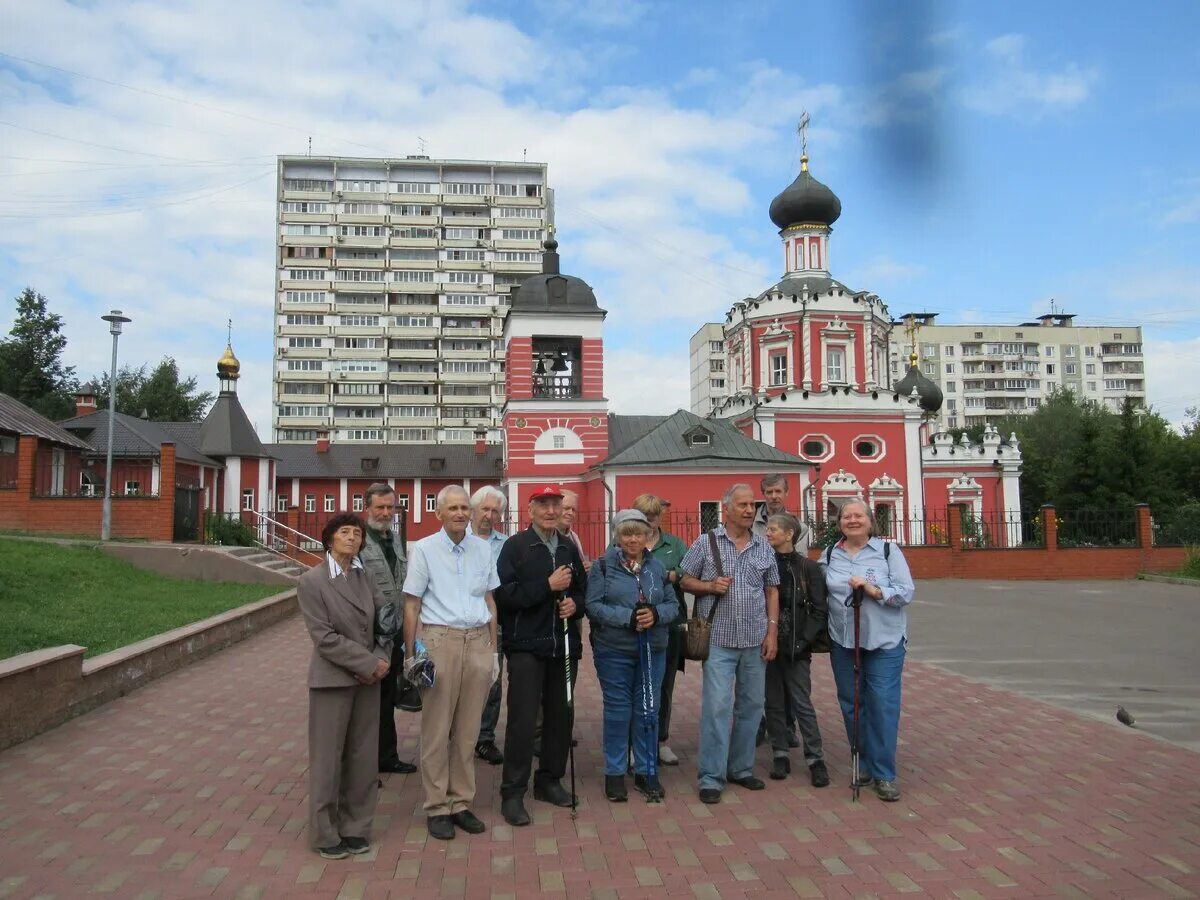 Село зюзино. Монастырь Москва Зюзино. Зюзино достопримечательности. Деревня Зюзино. Зюзино район Москвы.