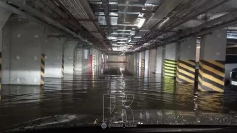 Парковка в уфе затопило