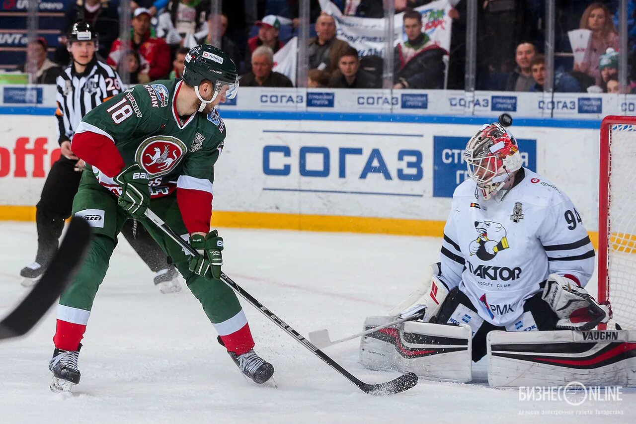 Толчинский хоккеист авангард. Ак барс трактор 2013. Трактор ак барс 23 января. Трактор татарстан ак барс. Ак барс трактор прямая трансляция.