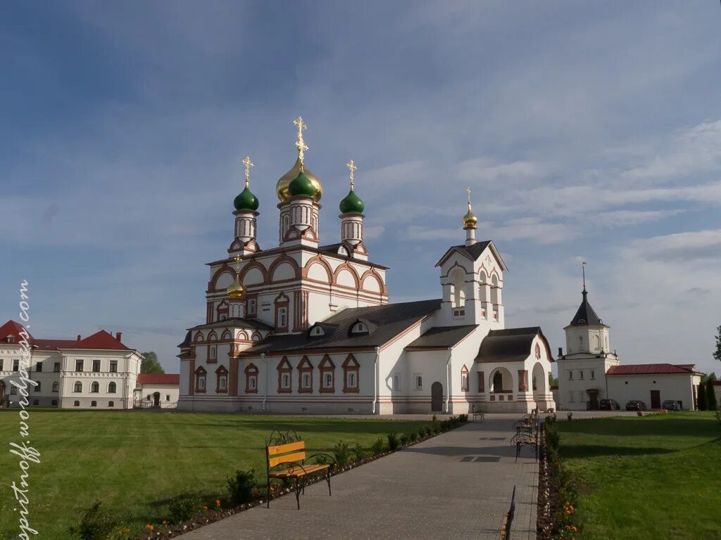 Троице сергиева варницкого монастыря. Свято-Троицкий Варницкий монастырь. Варницы Троице-Сергиев Варницкий монастырь. Родина Сергия Радонежского Варницы.