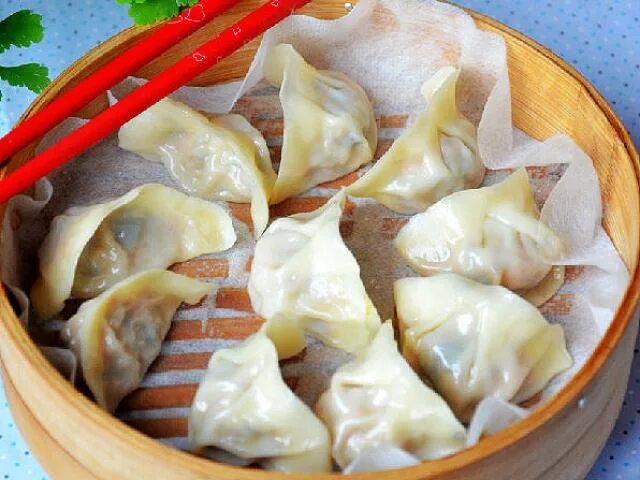 Пельмени из минтая рецепт. Пельмени из рисовой муки. прозрачные пельмени. пельмени в рисовой бумаге. китайские пельмени из рисовой муки.