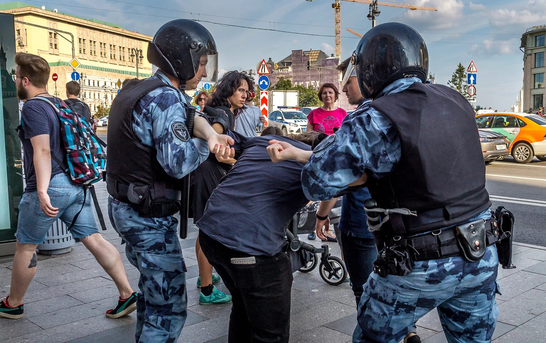 Неповиновение картинки. Публичное мероприятие с оружием. Акция неповиновения в Москве. Оказала неповиновение, сопротивление.