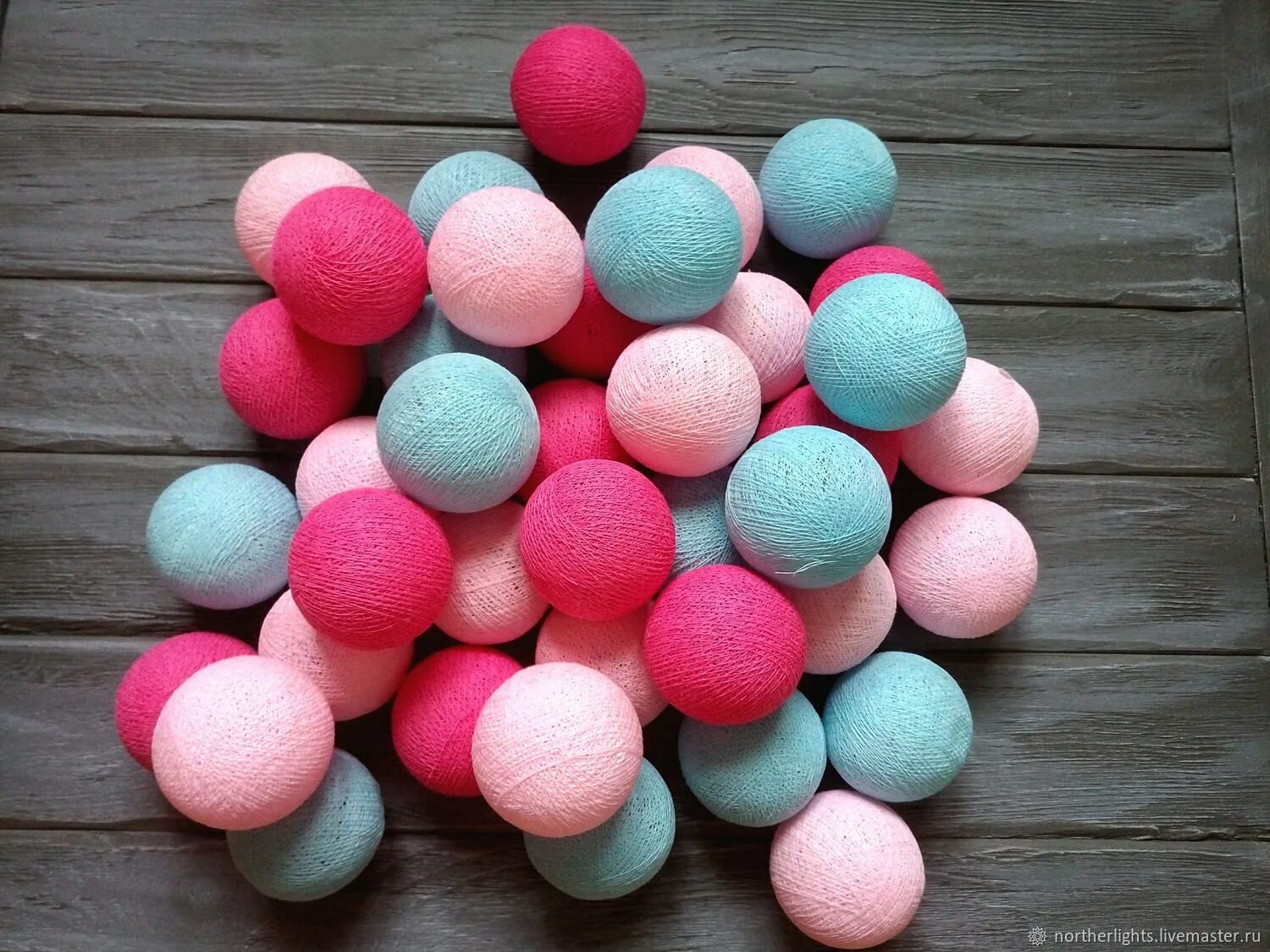 Розовый бабл гам. Розовая резинка. Розовая жвачка. Розовый бабл гам. Розовые конфеты.