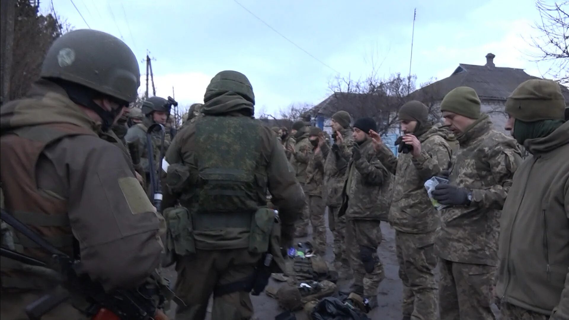 Украинские ваеные сдавших в рлен. Русские военные пленные в Украине. Наемники ВСУ.