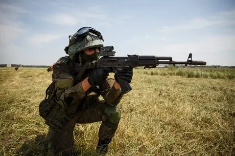 Картинка военного с оружием