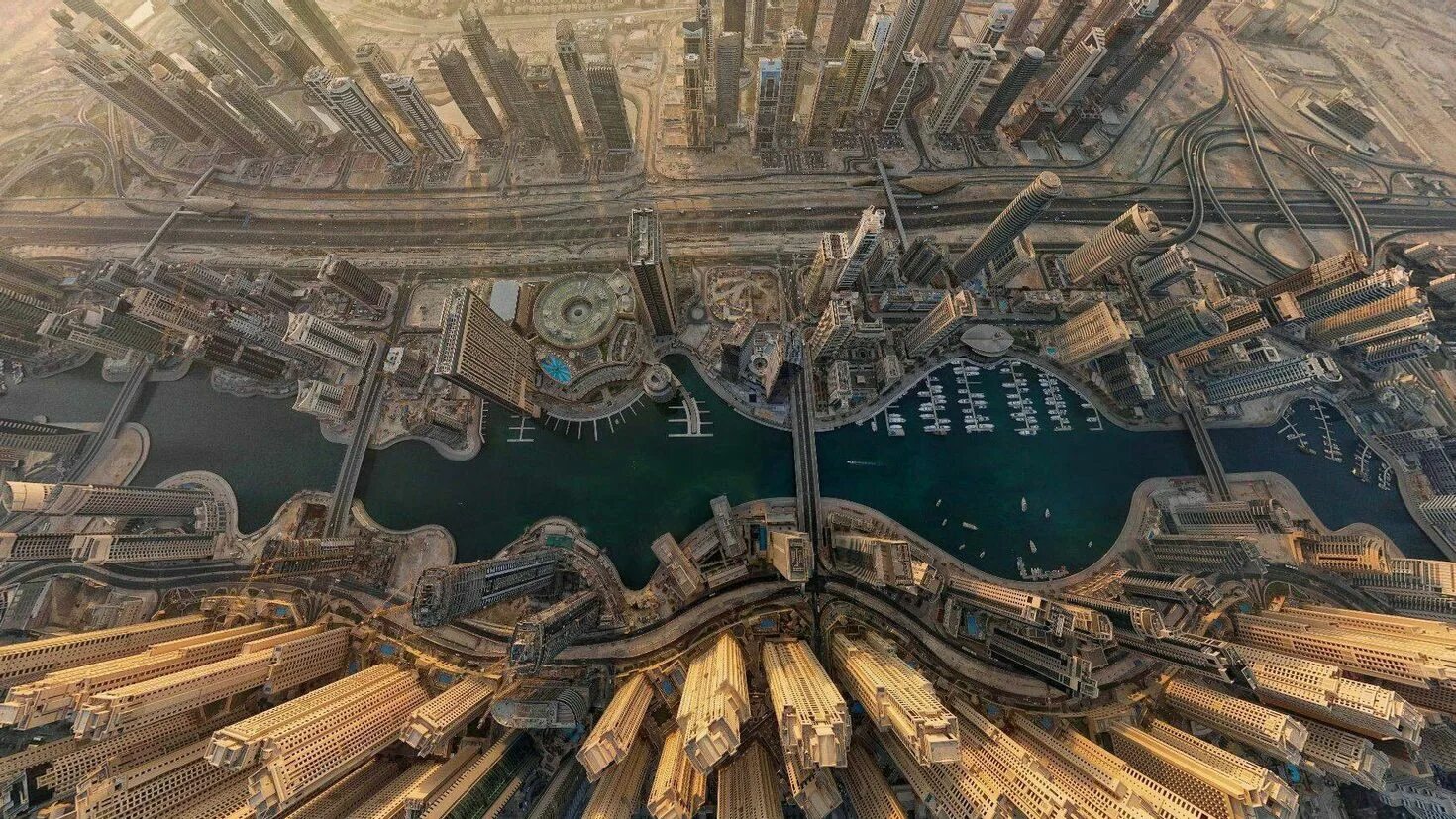 Man made world. Дубай с высоты птичьего полета. Бурдж Халифа с высоты птичьего полета. Город Дубай с высоты птичьего полета.