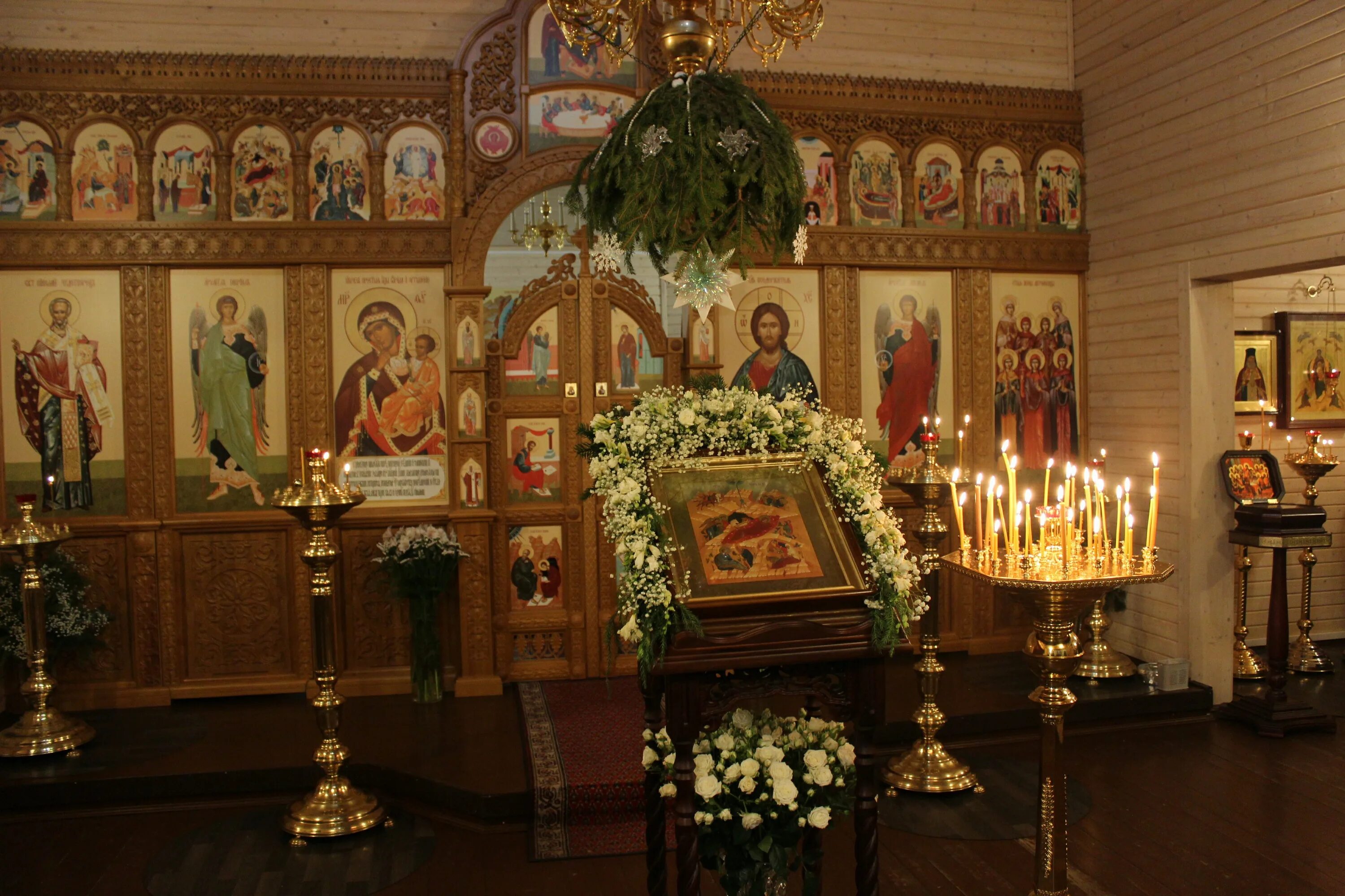 Храм отрада и утешение на ярославском шоссе. Отрада и утешение на ярославском. церковь отрада и утешение на ярославском шоссе. отрада и утешение на ярославском шоссе духовенство. иконостас храма отрады и утешение на ярославском шоссе.