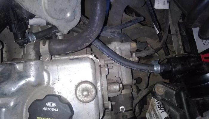 Клапан продувки адсорбера гранта 8 клапанная. Адсорбер на гранту 16 клапанов. Абсорбер гранта где находится. Клапан абсорбера гранта 8 клапанов. Абсорбер гранта где находится.