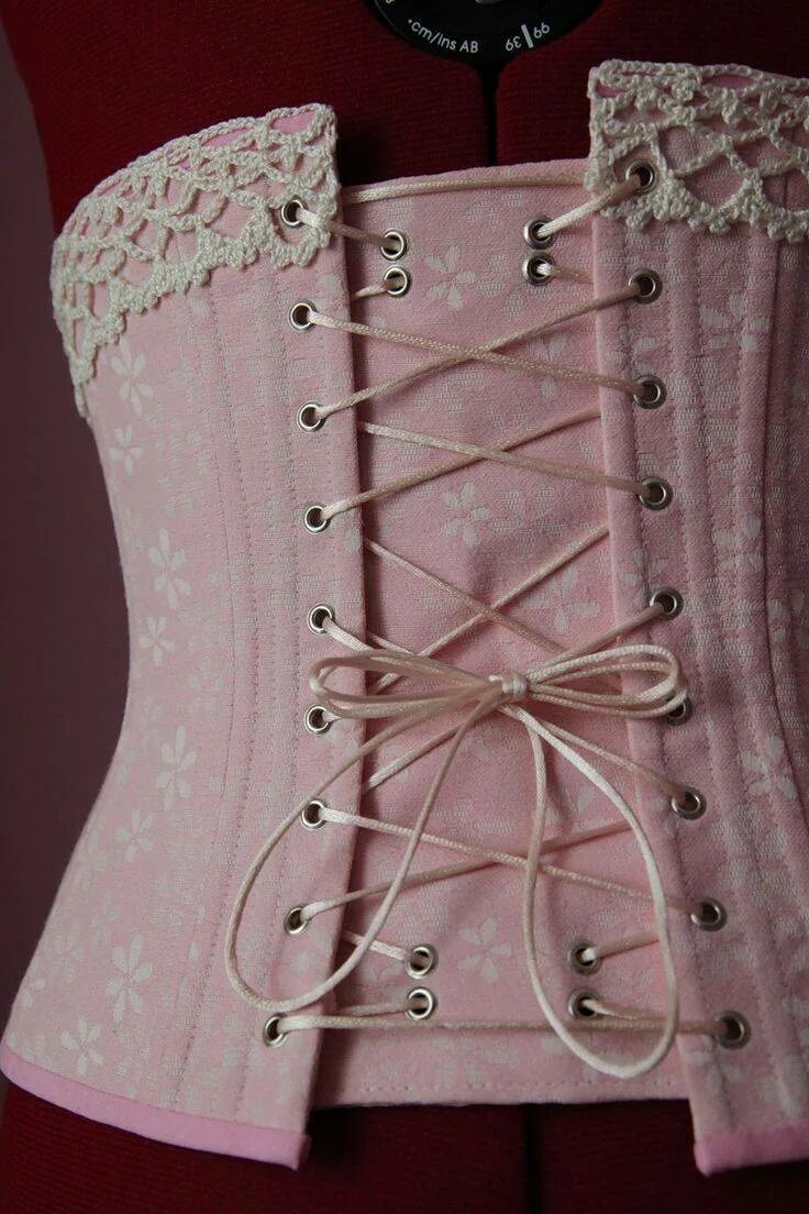 Платье с корсетом. Корсет макетирование. Корсет с отрезной чашкой. Бюск для корсета. Корсет шило.