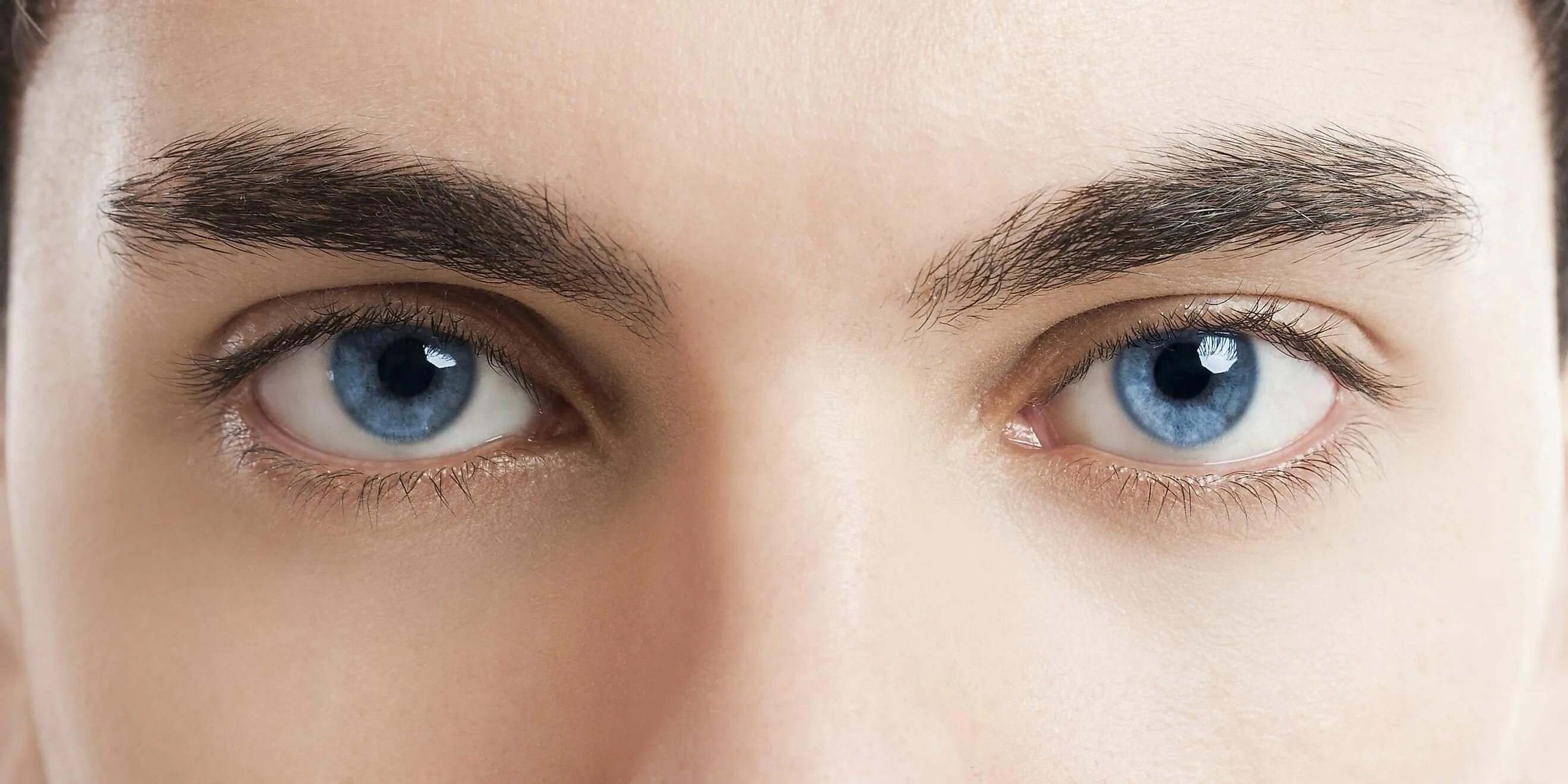 Come close eyes. Глаза мужские. Голубые глаза мужские. Глаза подростка. Два глаза.