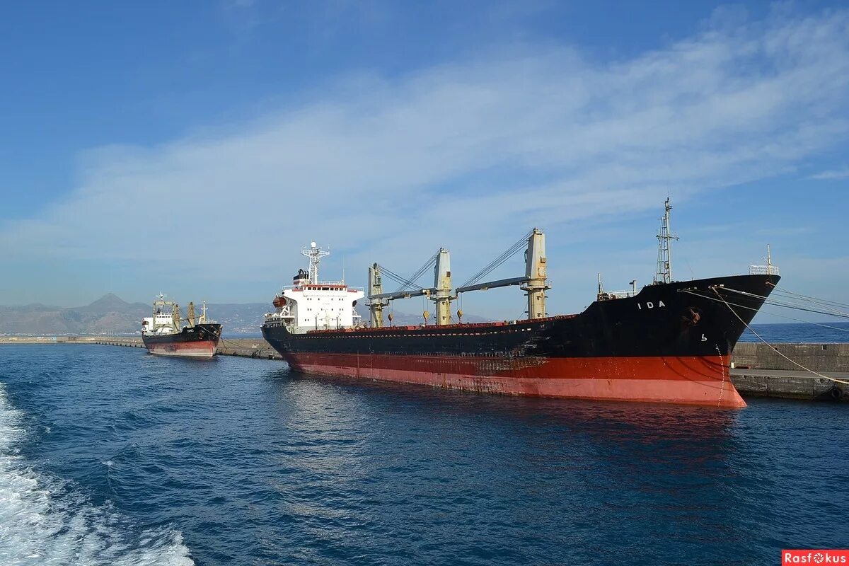 Воларис 55 судно. Воларис 55 судно. Где находится сухогруз volaris 53. Карелис 51 судно. Волга 4051 судно протаранило.