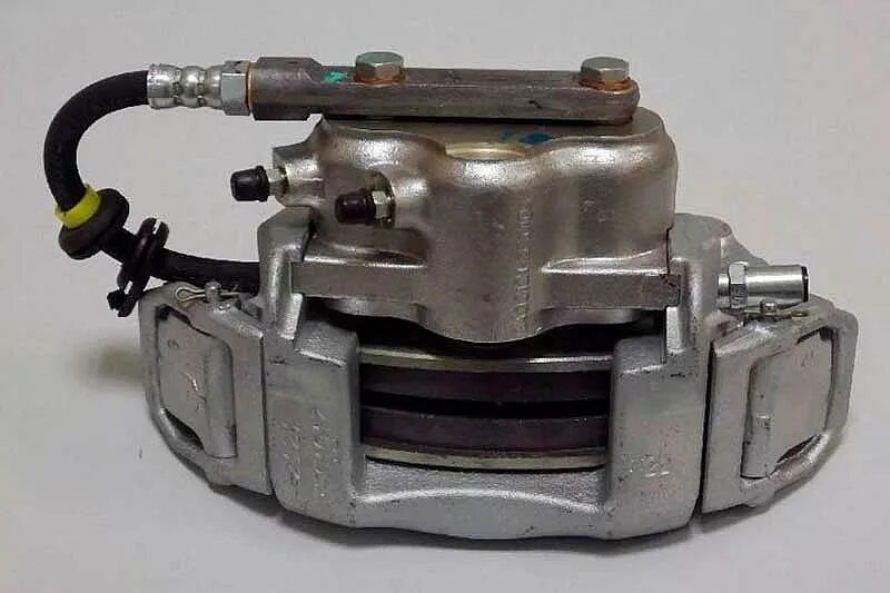 Z17 brembo bmw. Суппорт тормозной передний нива 2121. Передний суппорт ваз 2110. Суппорт сайт. Передний суппорт ваз 2121.