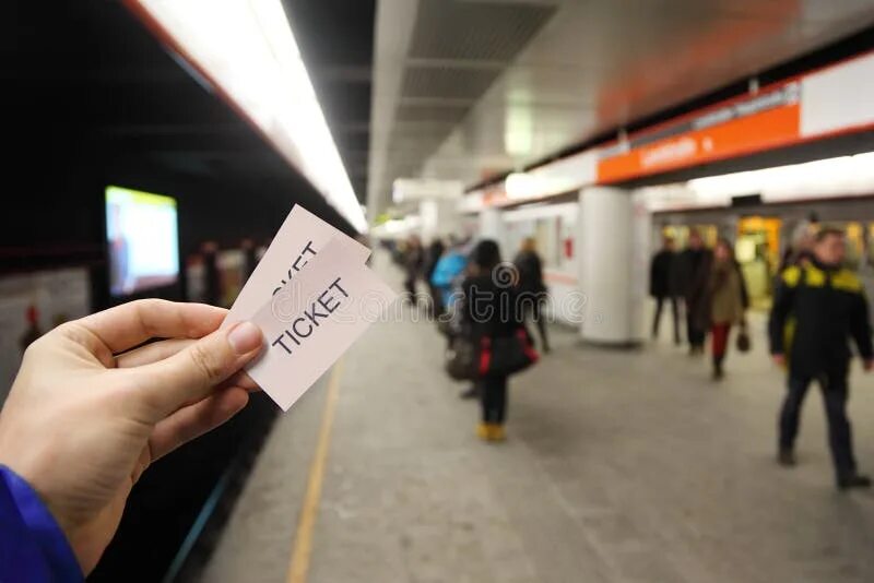 The ticket platform. Человек с билетом. hand ticket in mekkah.
