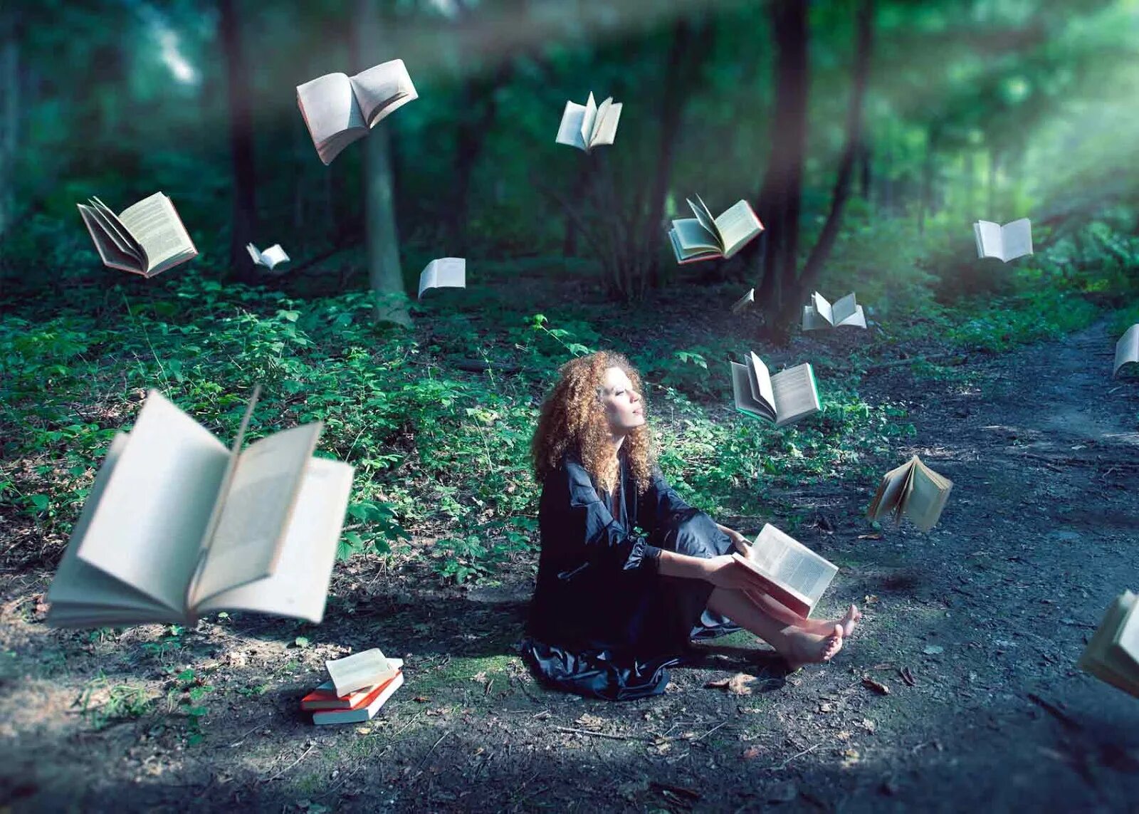 Изменение жизни книга. Фотосессия с книгой. Писатель. Чтение и реальность. Вдохновение чтение.