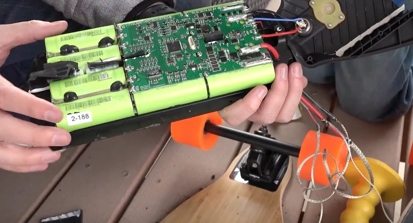 Аккумуляторы буст. Teardown машина. Вош Integra Teardown. Teardown КАМАЗ. Boosted Board плата.