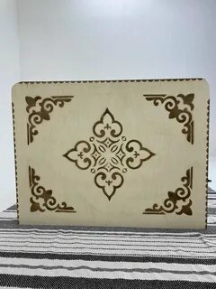 Ойыншықтары бар жалаңаш қыздар (үй фотолары)