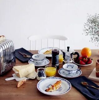 He breakfast in the morning