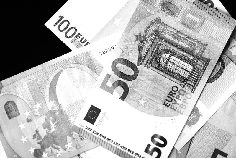 Евро купюра черно белый рисунок. 50 долларов банкнота 2020. One hundred and fifty. Фифти хандрит бакс. Обои евро черно белые.