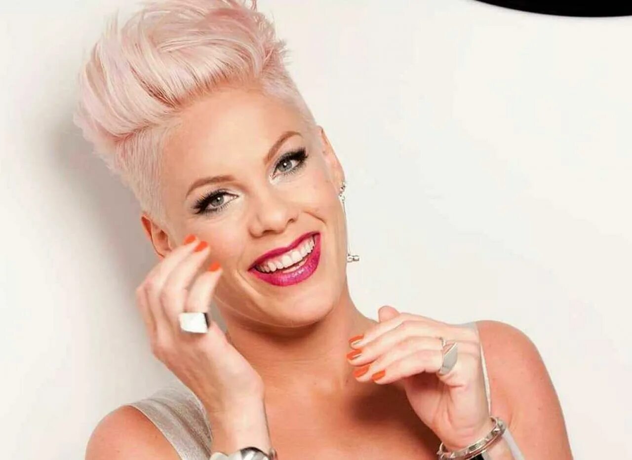 пинк певица 2021. пинк певица. пинк певица стиль. пинк шоу. пинк певица сейчас.