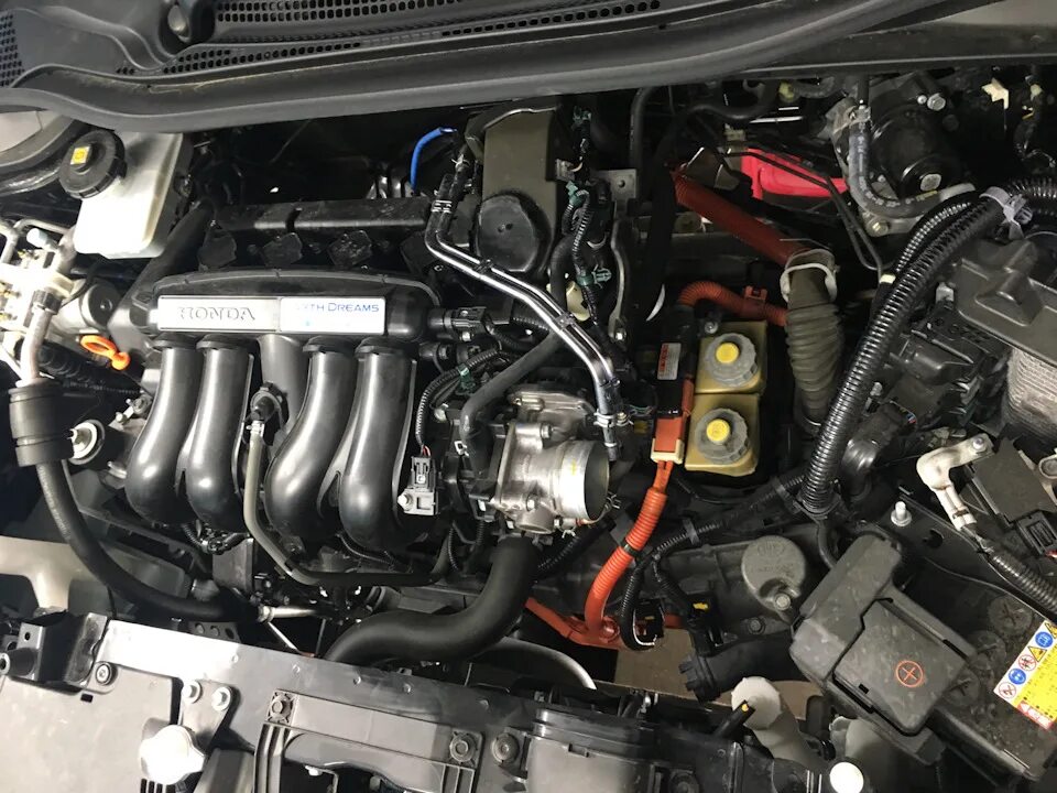 Робот на везел. Honda vezel hybrid форсунки. робот хонда везел. honda vezel антифриз. 260-60025 honda vezel.