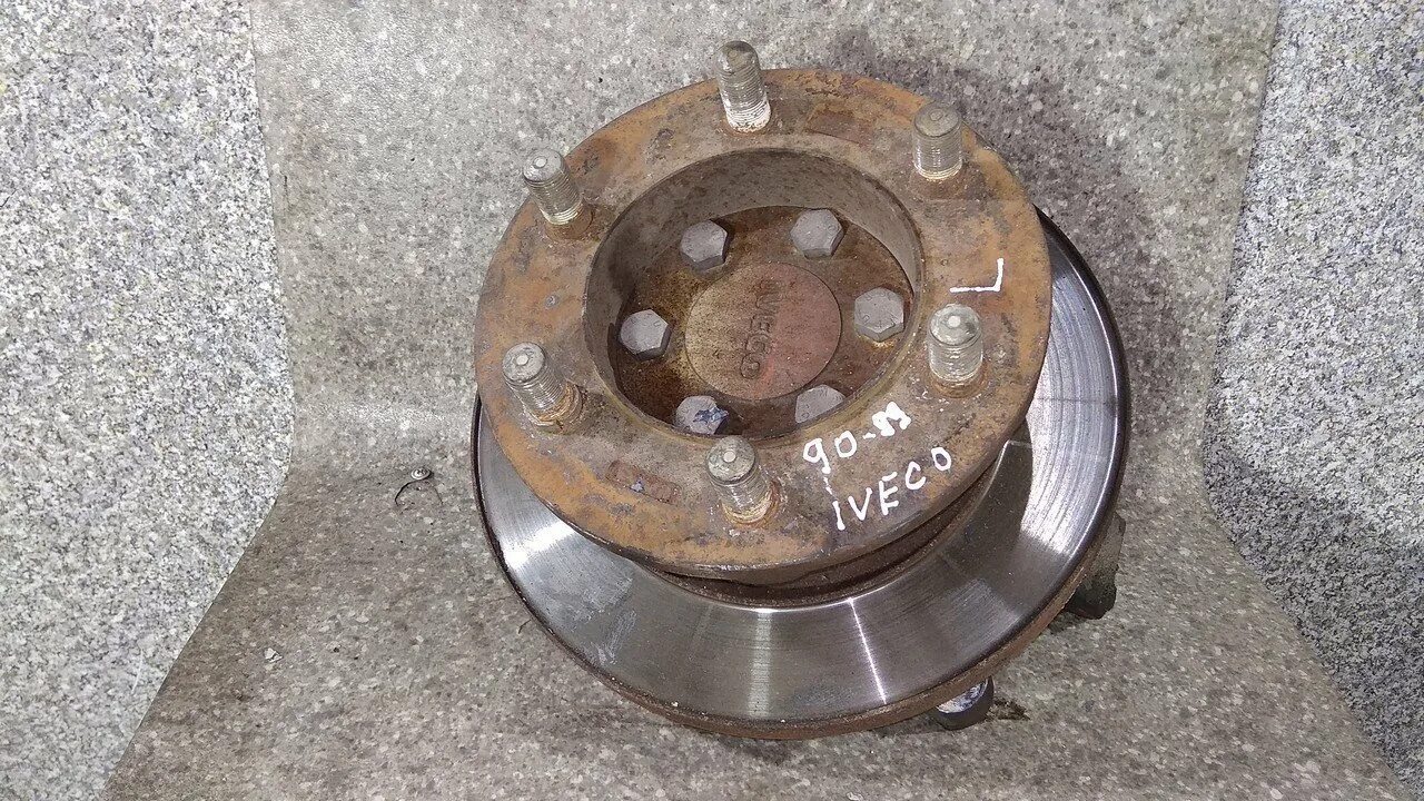 Ступица передняя pilenga ивеко дейли 35с15. Ступица передняя iveco daily 2000 год. Подшипник передней ступицы ивеко дейли 35с15. Ступица передняя ивеко дейли. Передняя ступица iveco trakker 420 2013.
