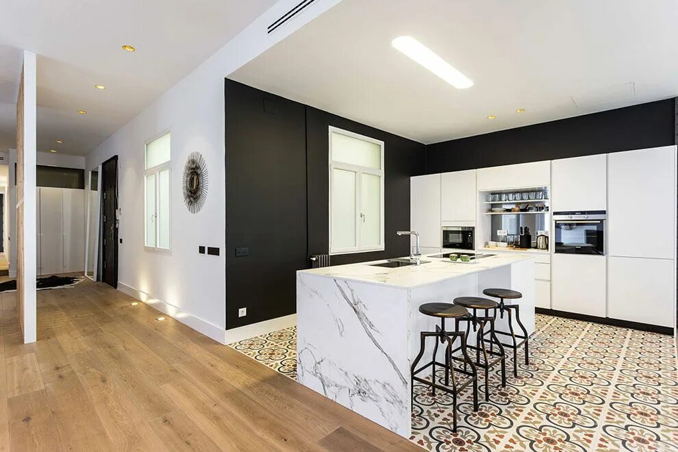 handscraped laminate flooring Kitchen Traditional with crown and baseboard grey 