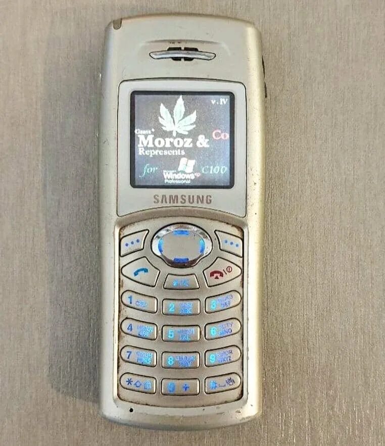 Телефон 100 что это. Samsung c100 2003. c 100 samsung c100. сименс с100. siemens c100 телефон.
