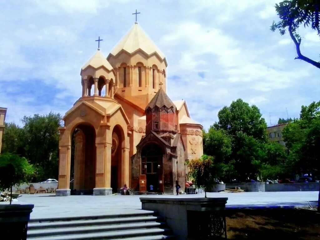 Церковь в ереване. Церковь Катогике, Ереван. Церковь Катогике, Ереван церкви Еревана. Церковь Святой Богоматери Катогике в Ереване. Церковь Святой Анны (Ереван).