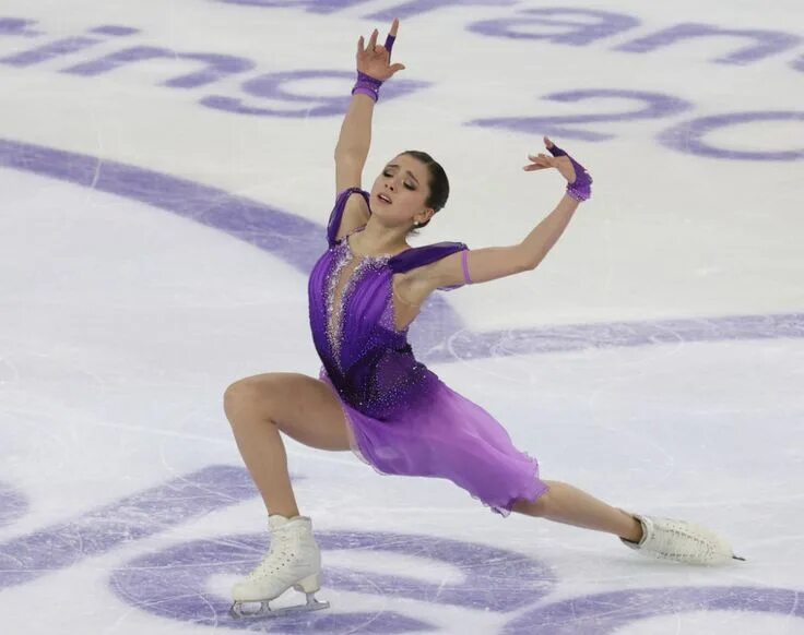 Камила валиева поправилась. Камила валиева фигурное катание. Фигуристы камила валиева. Валиева фигуристка пекин 2022. Фигуристы валиева.