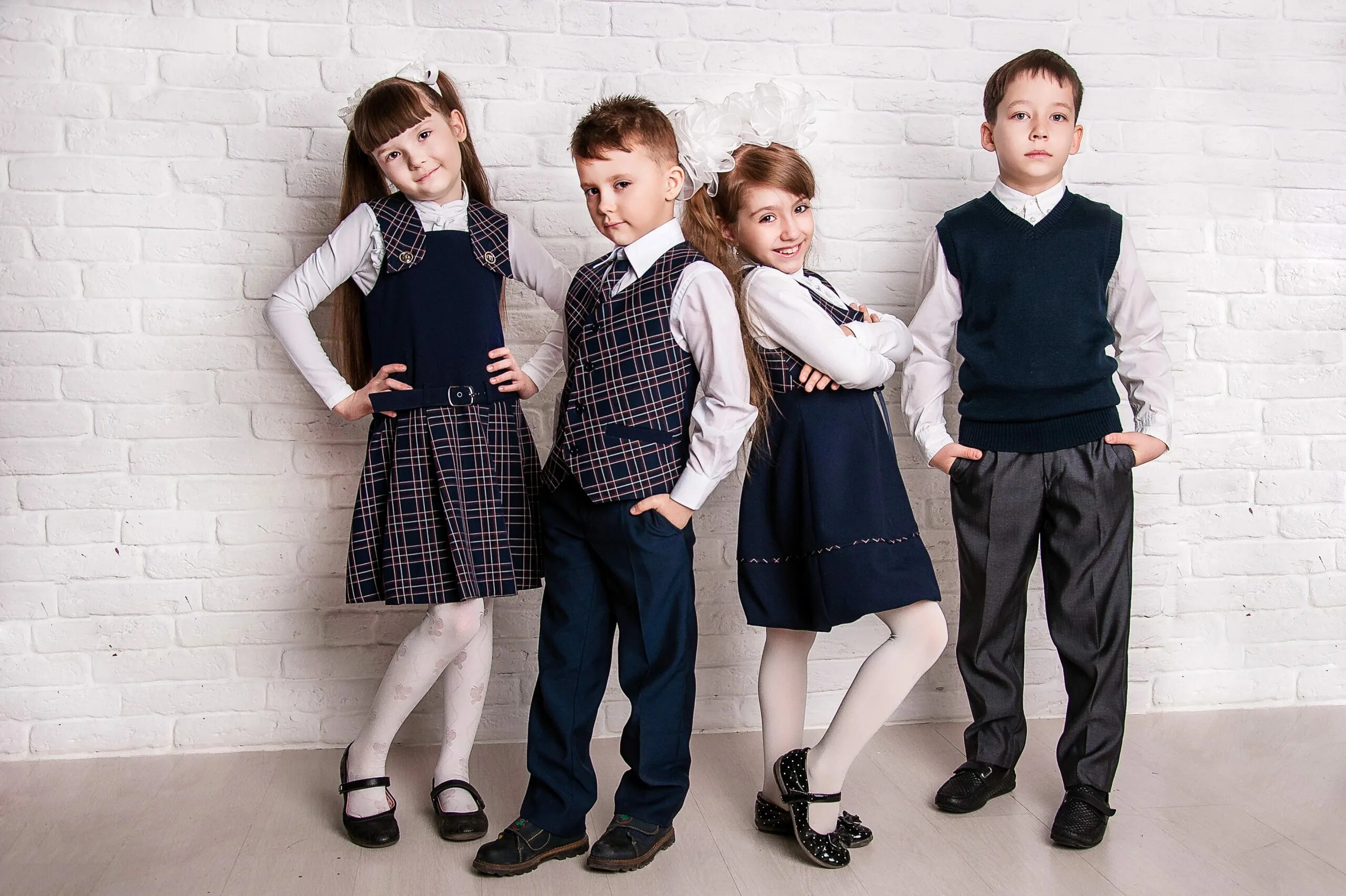 Форма дети школы. ДЕЛСТИ Краснодар. Школьная форма. Современная Школьная форма. Дети в школьной форме.