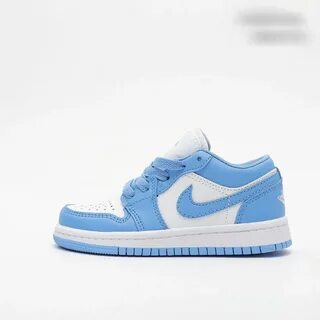 Кроссовки для малышей nike