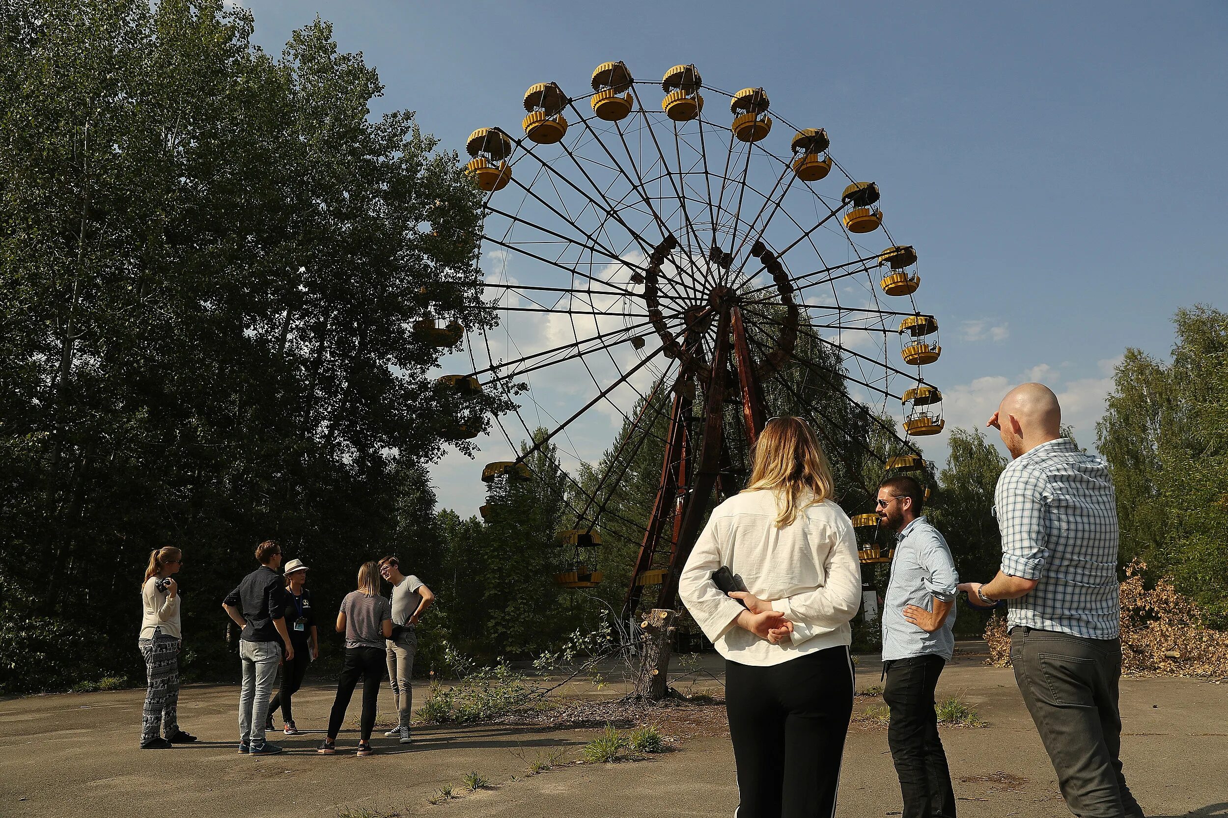 Когда можно жить в чернобыле. Припять сейчас 2021. Колесо обозрения Припять. Чернобыль сейчас. Чернобыль туризм.