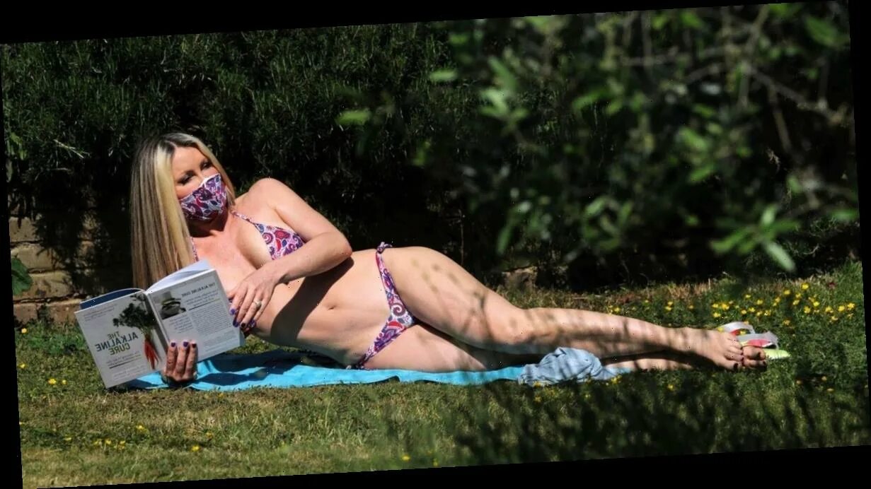 Rita hub. What is a woman. She sunbathe she hates it. Амбер тернер бикини. She sunbathe she hates it.