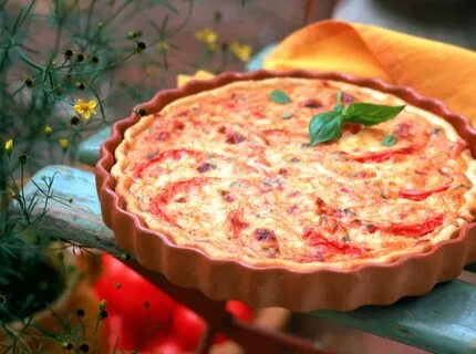 Киш с сыром и помидорами