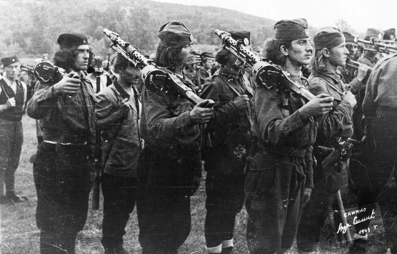 Сопротивление югославии. Югославские партизаны четники. сербские четники в войне в югославии. сербские четники вторая мировая. четники во второй мировой войне.